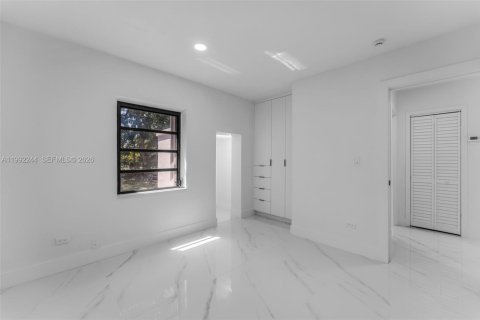 Casa en venta en Miami, Florida, 3 dormitorios, 103.68 m2 № 2057336 - foto 21