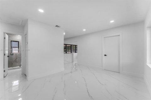 Casa en venta en Miami, Florida, 3 dormitorios, 103.68 m2 № 2057336 - foto 6