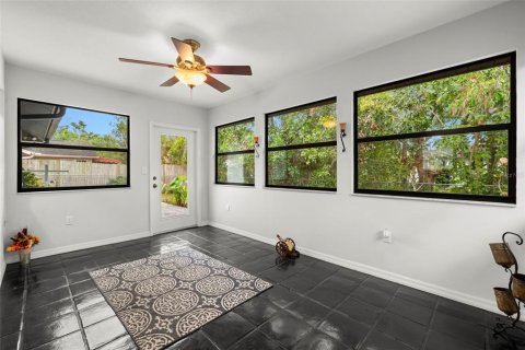 House in Sarasota, Florida 2 bedrooms, 116.13 sq.m. № 1717976 - photo 7