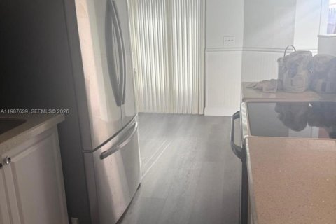 Casa en alquiler en Hollywood, Florida, 2 dormitorios, 113.34 m2 № 2053272 - foto 3