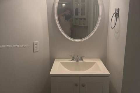 Casa en alquiler en Hollywood, Florida, 2 dormitorios, 113.34 m2 № 2053272 - foto 17