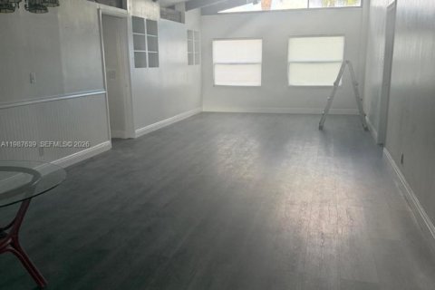 Casa en alquiler en Hollywood, Florida, 2 dormitorios, 113.34 m2 № 2053272 - foto 7