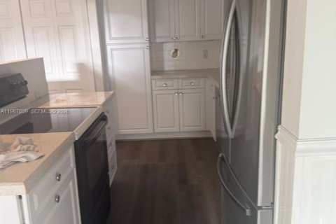 Casa en alquiler en Hollywood, Florida, 2 dormitorios, 113.34 m2 № 2053272 - foto 4