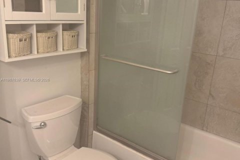 Casa en alquiler en Hollywood, Florida, 2 dormitorios, 113.34 m2 № 2053272 - foto 14