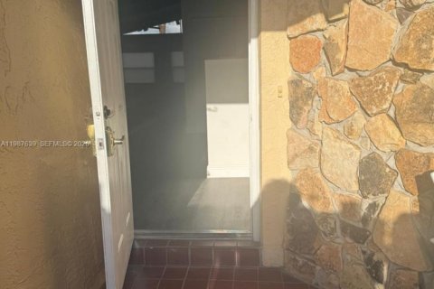 Casa en alquiler en Hollywood, Florida, 2 dormitorios, 113.34 m2 № 2053272 - foto 23