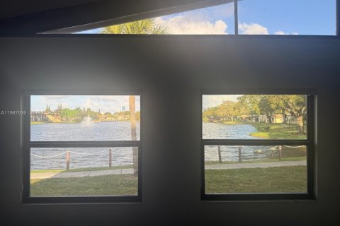 Casa en alquiler en Hollywood, Florida, 2 dormitorios, 113.34 m2 № 2053272 - foto 11