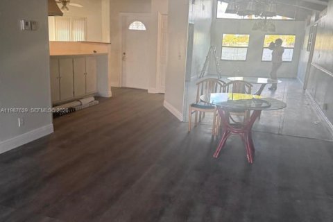 Casa en alquiler en Hollywood, Florida, 2 dormitorios, 113.34 m2 № 2053272 - foto 6