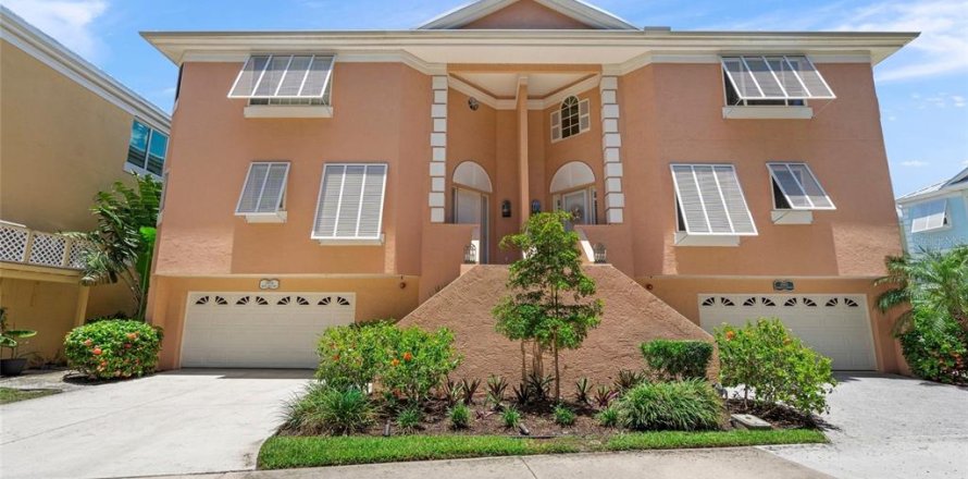 Condo in Sarasota, Florida, 3 bedrooms  № 2149390