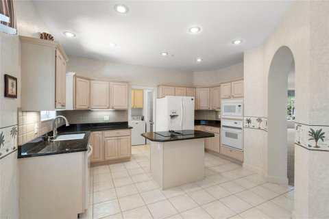 Condo in Sarasota, Florida, 3 bedrooms  № 2149390 - photo 17