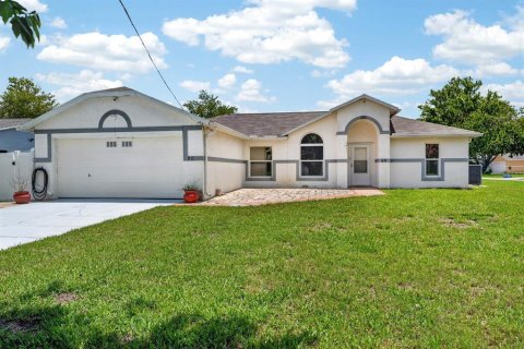 Casa en Ormond Beach, Florida 3 dormitorios, 136.57 m2 № 2133457