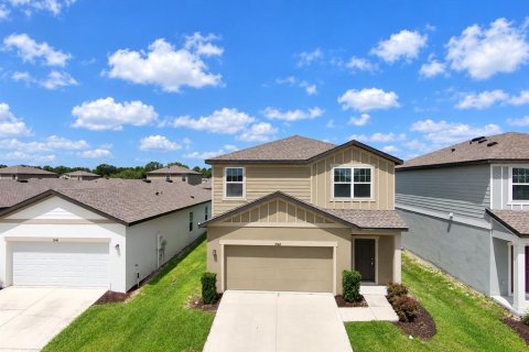 House in Zephyrhills, Florida 3 bedrooms, 149.11 sq.m. № 2368753