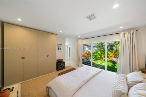 House in Miami, Florida 3 bedrooms, 193.79 sq.m. № 1948051 - photo 27