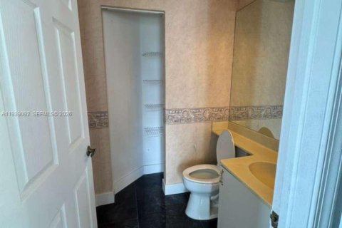 Villa ou maison à louer à Stuart, Floride: 5 chambres, 267.47 m2 № 1997645 - photo 6