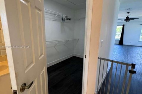 Villa ou maison à louer à Stuart, Floride: 5 chambres, 267.47 m2 № 1997645 - photo 8