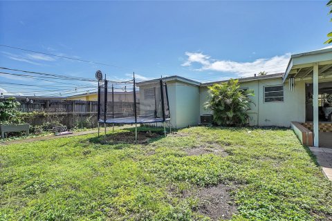 Villa ou maison à vendre à Hialeah, Floride: 4 chambres, 162.86 m2 № 1956981 - photo 30