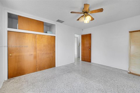 Villa ou maison à vendre à Hialeah, Floride: 4 chambres, 162.86 m2 № 1956981 - photo 22