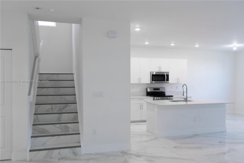 Villa ou maison à vendre à Miami, Floride: 5 chambres, 281.77 m2 № 1836321 - photo 26