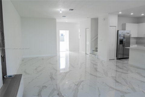 Villa ou maison à vendre à Miami, Floride: 5 chambres, 281.77 m2 № 1836321 - photo 27