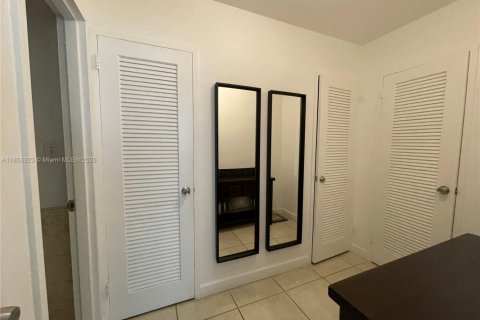 Copropriété à louer à Miami Beach, Floride: 2 chambres, 126.35 m2 № 1882297 - photo 10