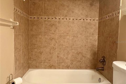 House in Oviedo, Florida 3 bedrooms, 105.26 sq.m. № 2199100 - photo 22