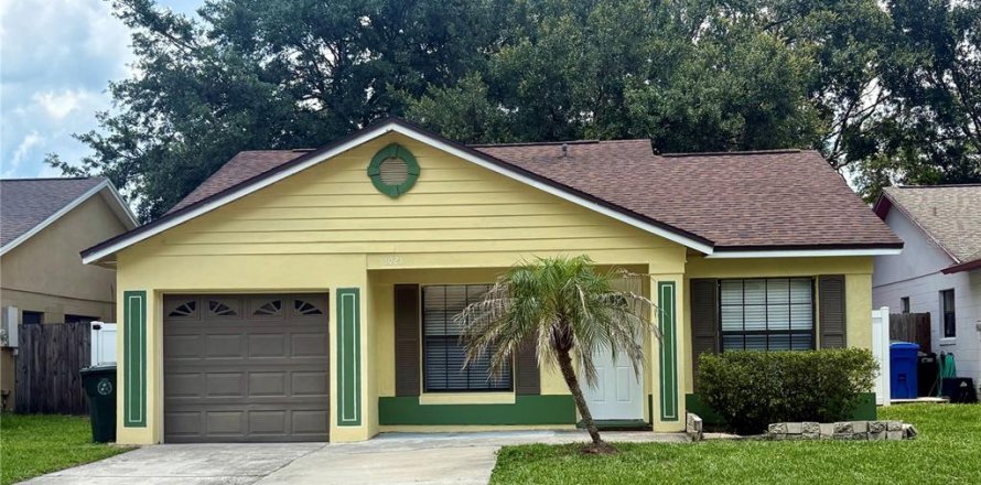 House in Oviedo, Florida 3 bedrooms, 105.26 sq.m. № 2199100