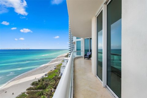 Condominio en venta en Sunny Isles Beach, Florida, 2 dormitorios, 208.57 m2 № 1971058 - foto 29