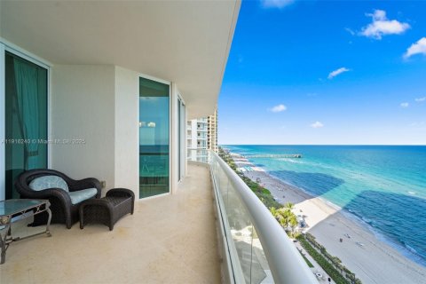 Condominio en venta en Sunny Isles Beach, Florida, 2 dormitorios, 208.57 m2 № 1971058 - foto 25