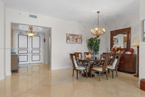 Condominio en venta en Sunny Isles Beach, Florida, 2 dormitorios, 208.57 m2 № 1971058 - foto 4