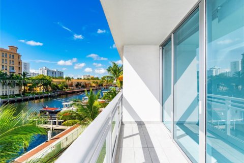 Copropriété à louer à Aventura, Floride: 73.86 m2 № 1990542 - photo 4