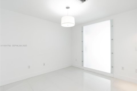 Copropriété à louer à Aventura, Floride: 73.86 m2 № 1990542 - photo 11