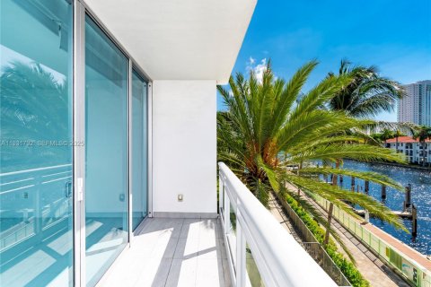 Copropriété à louer à Aventura, Floride: 73.86 m2 № 1990542 - photo 2