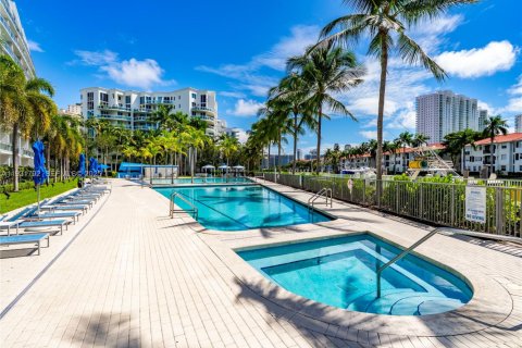 Copropriété à louer à Aventura, Floride: 73.86 m2 № 1990542 - photo 13