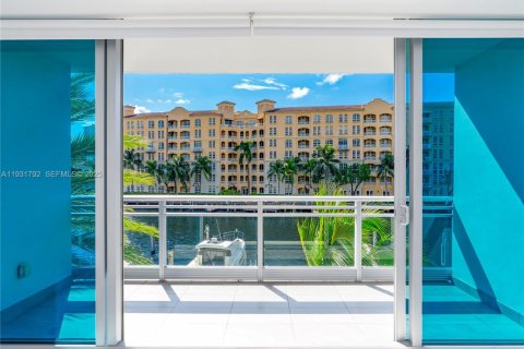 Copropriété à louer à Aventura, Floride: 73.86 m2 № 1990542 - photo 1