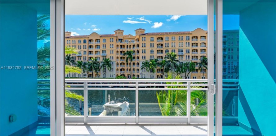 Studio à Condo à Aventura, Floride  № 1990542