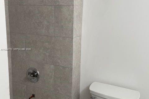 Condominio en alquiler en Doral, Florida, 2 dormitorios, 98.48 m2 № 2054213 - foto 9