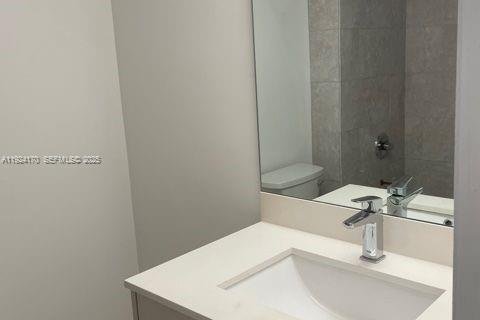 Condominio en alquiler en Doral, Florida, 2 dormitorios, 98.48 m2 № 2054213 - foto 7