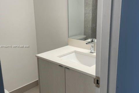 Condominio en alquiler en Doral, Florida, 2 dormitorios, 98.48 m2 № 2054213 - foto 10