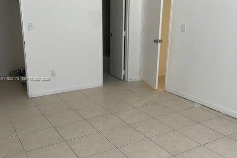 Condominio en alquiler en Doral, Florida, 2 dormitorios, 98.48 m2 № 2054213 - foto 12