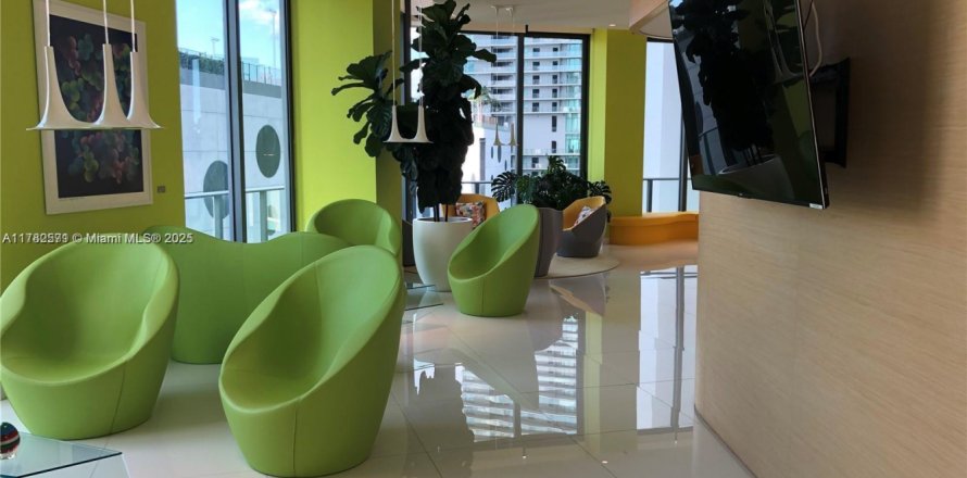 Condo in Miami, Florida, 2 bedrooms  № 1700745