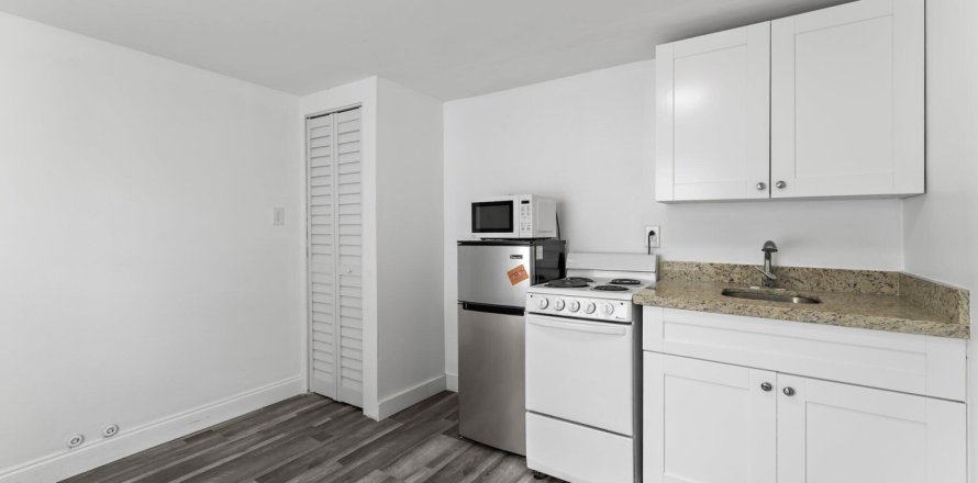 Immobilier commercial à West Palm Beach, Floride 3 chambres, 208.47 m2 № 1207389