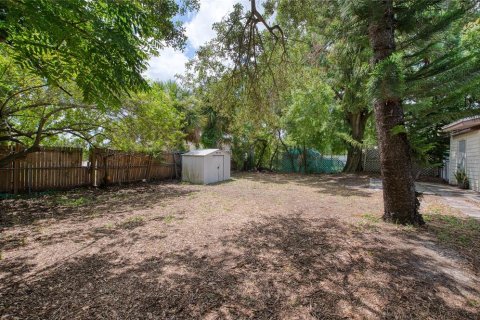 House in Tampa, Florida 3 bedrooms, 91.6 sq.m. № 2156310 - photo 25
