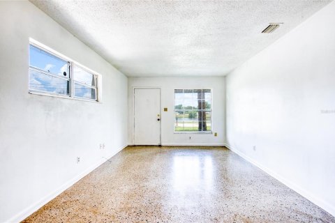 House in Tampa, Florida 3 bedrooms, 91.6 sq.m. № 2156310 - photo 7