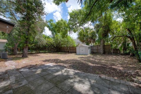 House in Tampa, Florida 3 bedrooms, 91.6 sq.m. № 2156310 - photo 27