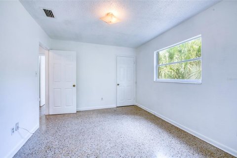 House in Tampa, Florida 3 bedrooms, 91.6 sq.m. № 2156310 - photo 20