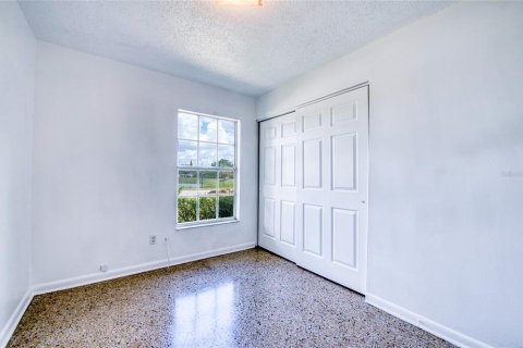 House in Tampa, Florida 3 bedrooms, 91.6 sq.m. № 2156310 - photo 14