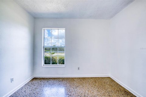 House in Tampa, Florida 3 bedrooms, 91.6 sq.m. № 2156310 - photo 16