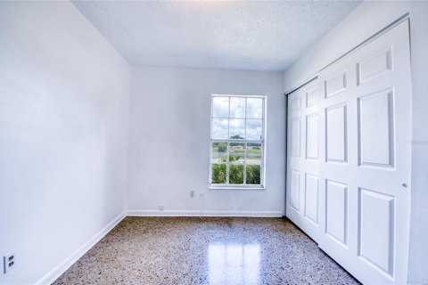 House in Tampa, Florida 3 bedrooms, 91.6 sq.m. № 2156310 - photo 15
