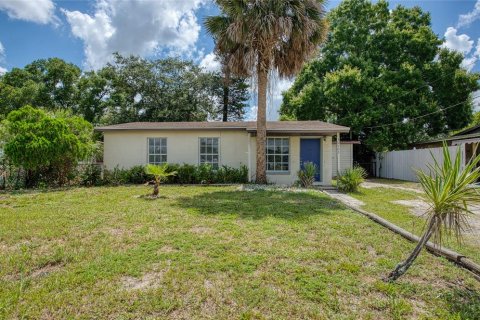 House in Tampa, Florida 3 bedrooms, 91.6 sq.m. № 2156310