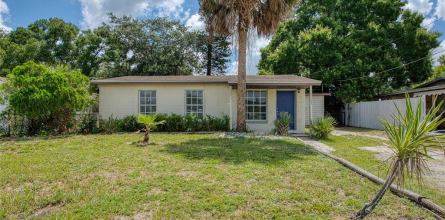 House in Tampa, Florida 3 bedrooms, 91.6 sq.m. № 2156310