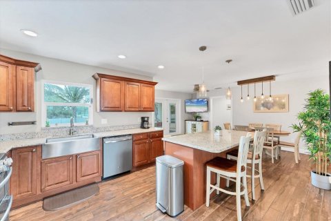 House in Bradenton, Florida 3 bedrooms, 139.73 sq.m. № 1773995 - photo 7